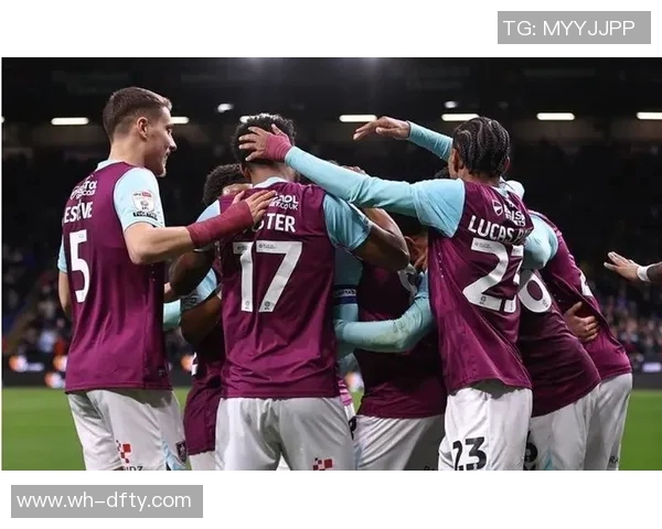 利兹联与伯明翰激战正酣比分悬念引人关注 利兹联与伯明翰激战正酣比分悬念引人关注