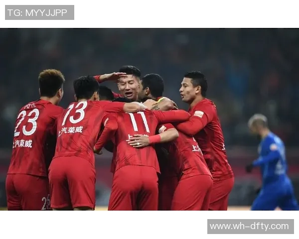 重庆与上港精彩对决回播分析赛场亮点与球员表现全解析