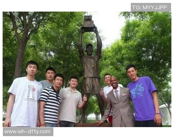 李根：从篮球场上的拼搏者到生活中的坚韧榜样，探索他的成长与奋斗历程